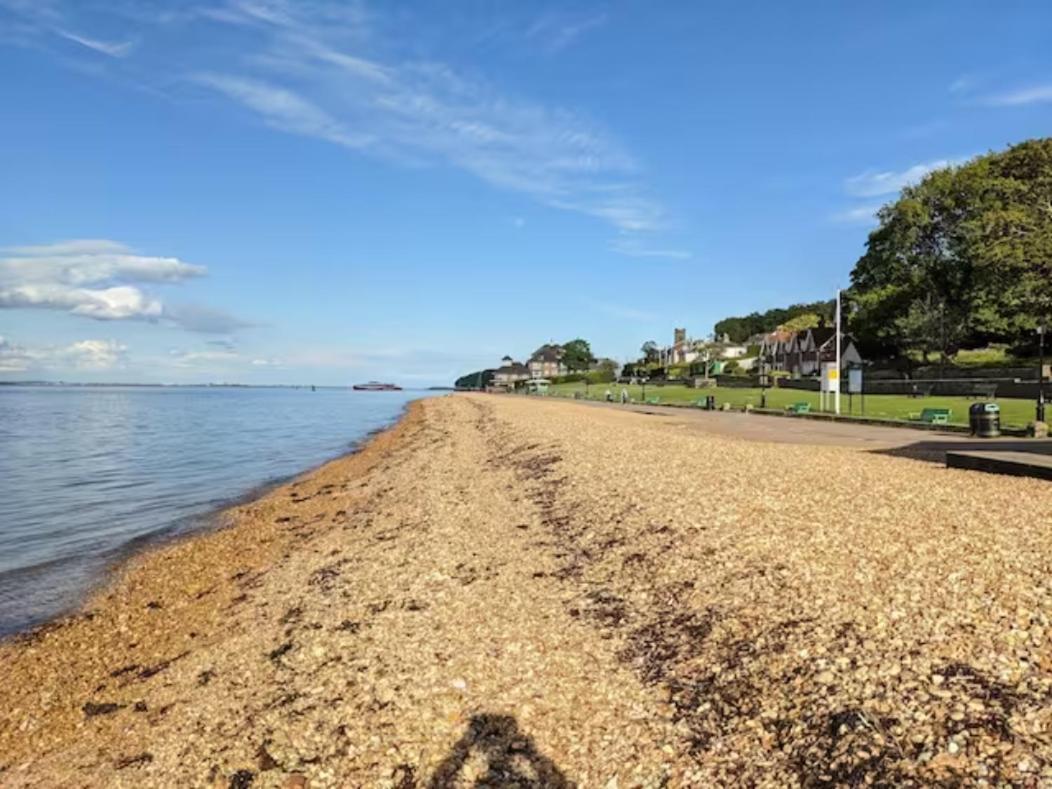 Cliffside Apartment Cowes  Exterior photo